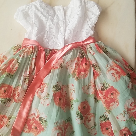 Dress - Picture 2 of 2